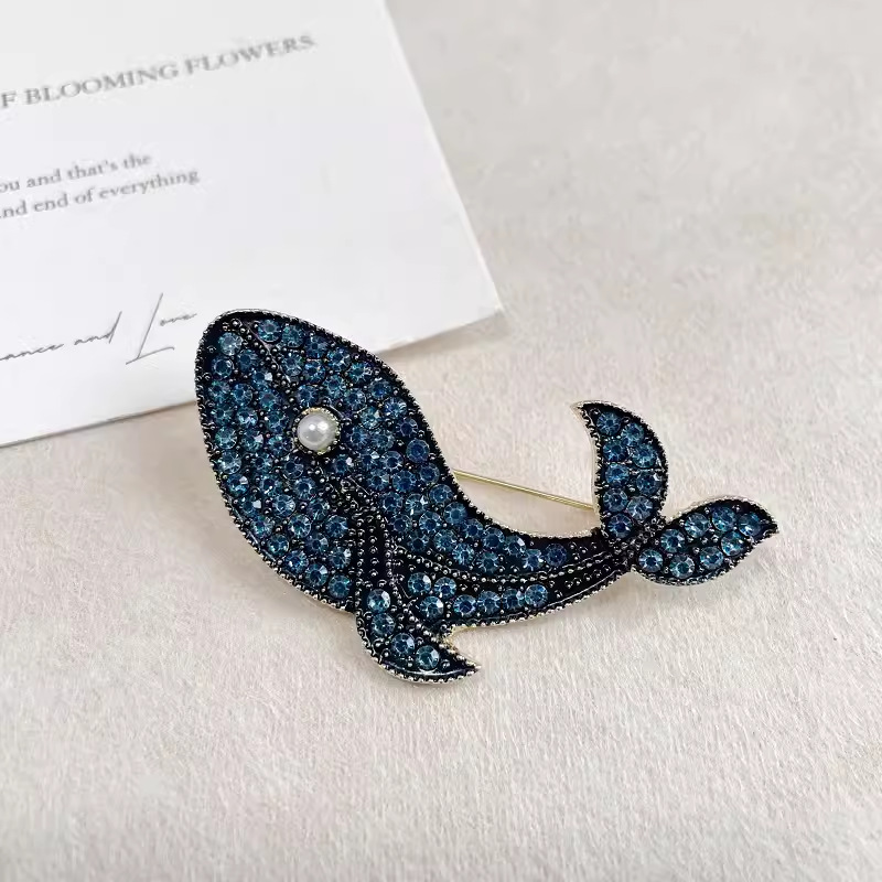Embroidery Whale - Broches de baleine bleue créatives pour