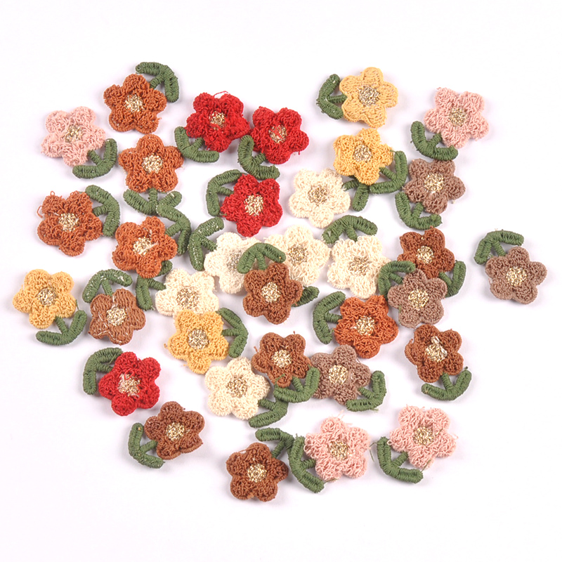 Embroidery Letter M - Lot de 10 appliques de fleurs