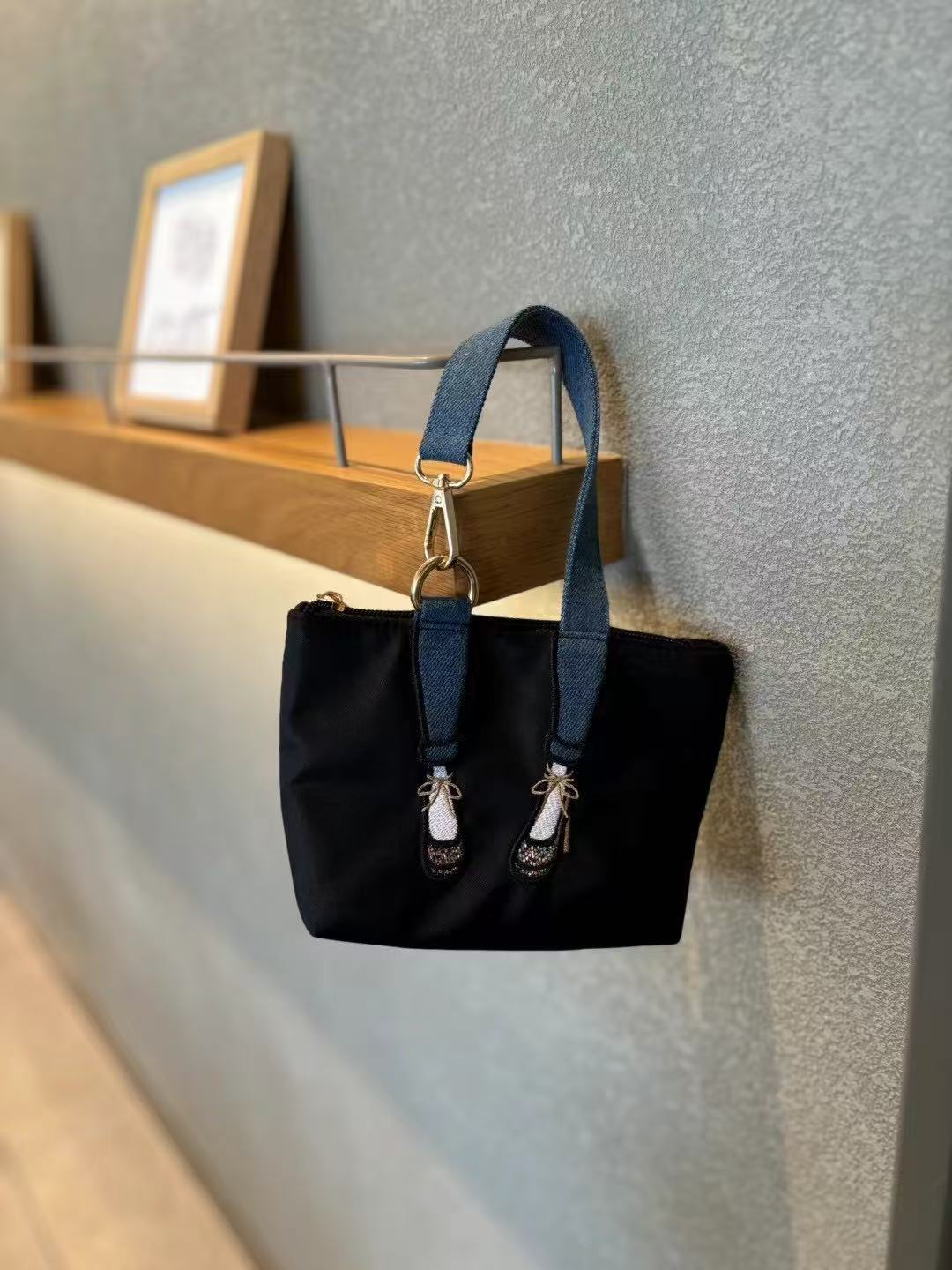 Sac à main brodé tendance en n - Embroidery Wallet avis et prix
