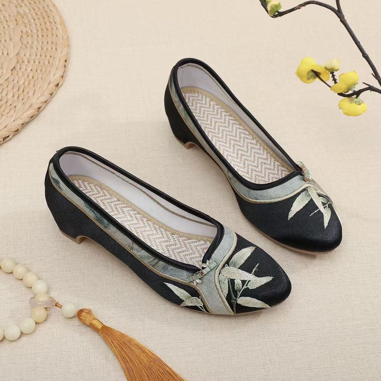 Chaussures Cheongsam brodées à - Embroidery Fabric avis et prix