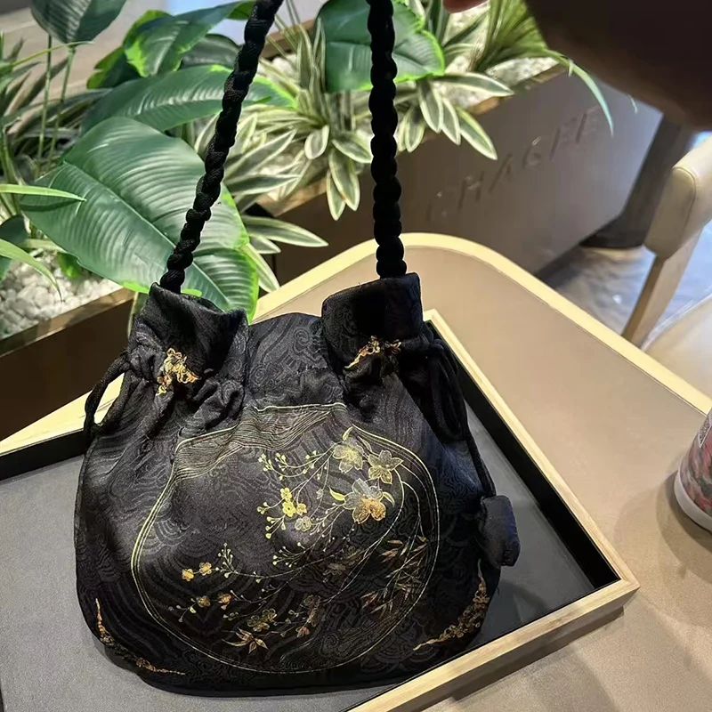 Sac à téléphone et porte-monna - Embroidery Wallet avis et prix