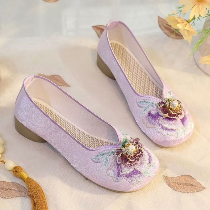 Chaussures en tissu brodé à ta - Embroidery Fabric avis et prix